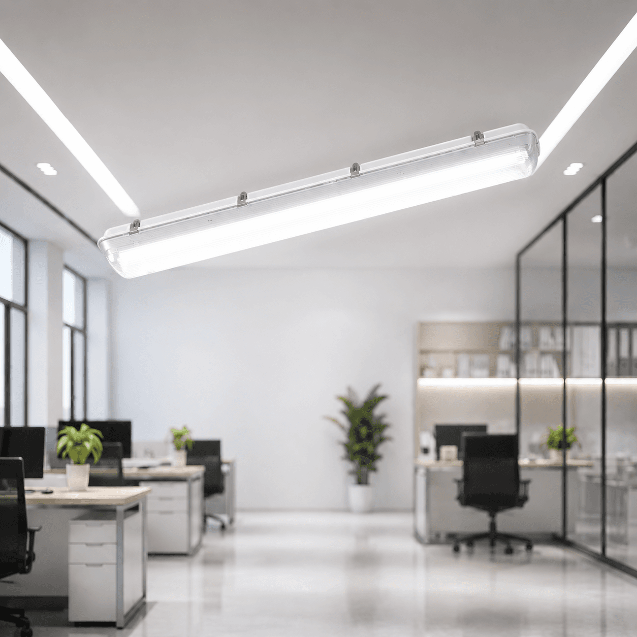 โคมไฟกันน้ำกันฝุ่นรุ่น SC192 มาตรฐาน IP65 สำหรับหลอด T8 LED ตัวโคมและฝาครอบโพลีคาร์บอเนต คลิปล็อคสแตนเลส เหมาะสำหรับห้องเย็นและโรงงานอุตสาหกรรมอาหาร