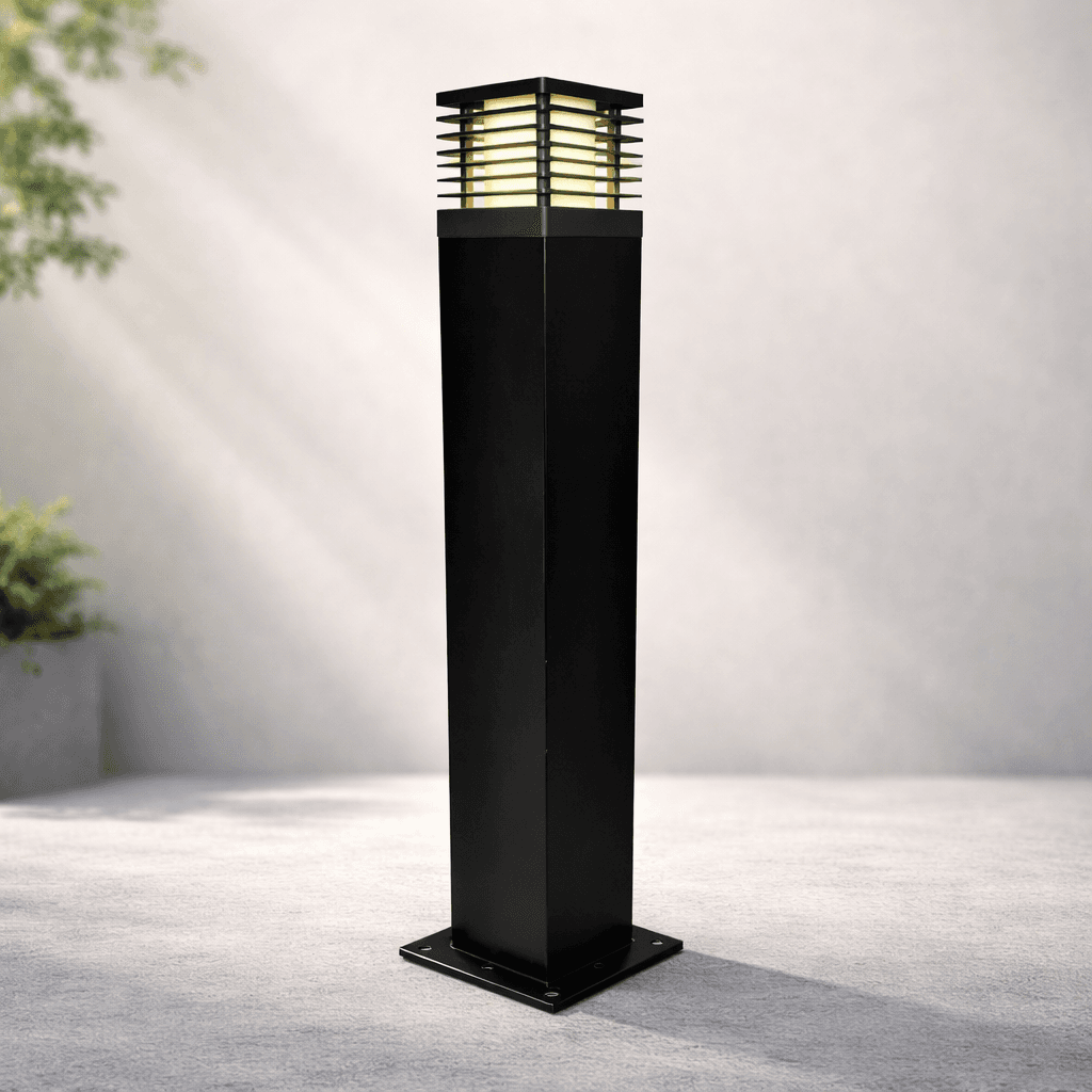 โคมไฟสนาม SC6201 GRACY ดีไซน์สี่เหลี่ยมโมเดิร์น วัสดุอลูมิเนียมพ่นสีฝุ่นและแก้วสีนม สำหรับตกแต่งทางเดินและสวนภายนอก