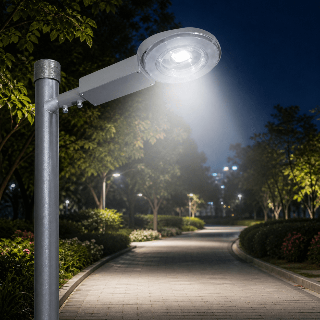 โคมไฟถนน LED รุ่น SC577 รุ่น Retina มาตรฐาน IP65 ดีไซน์ทันสมัย ประหยัดพลังงาน 100 lm/W สำหรับส่องสว่างถนน สวนสาธารณะ และทางเท้า